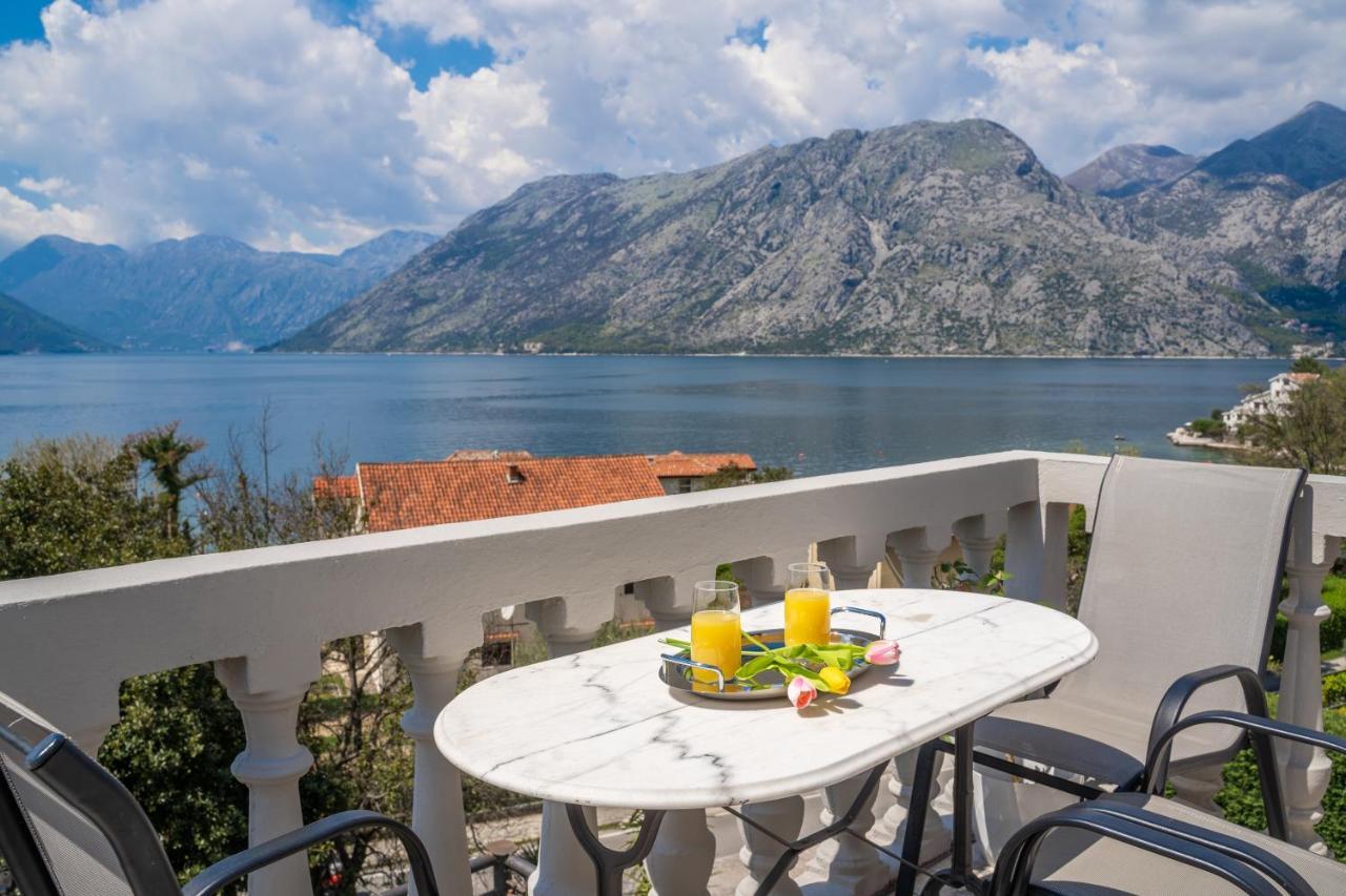 Apartment With Sea View Kotor Exterior photo